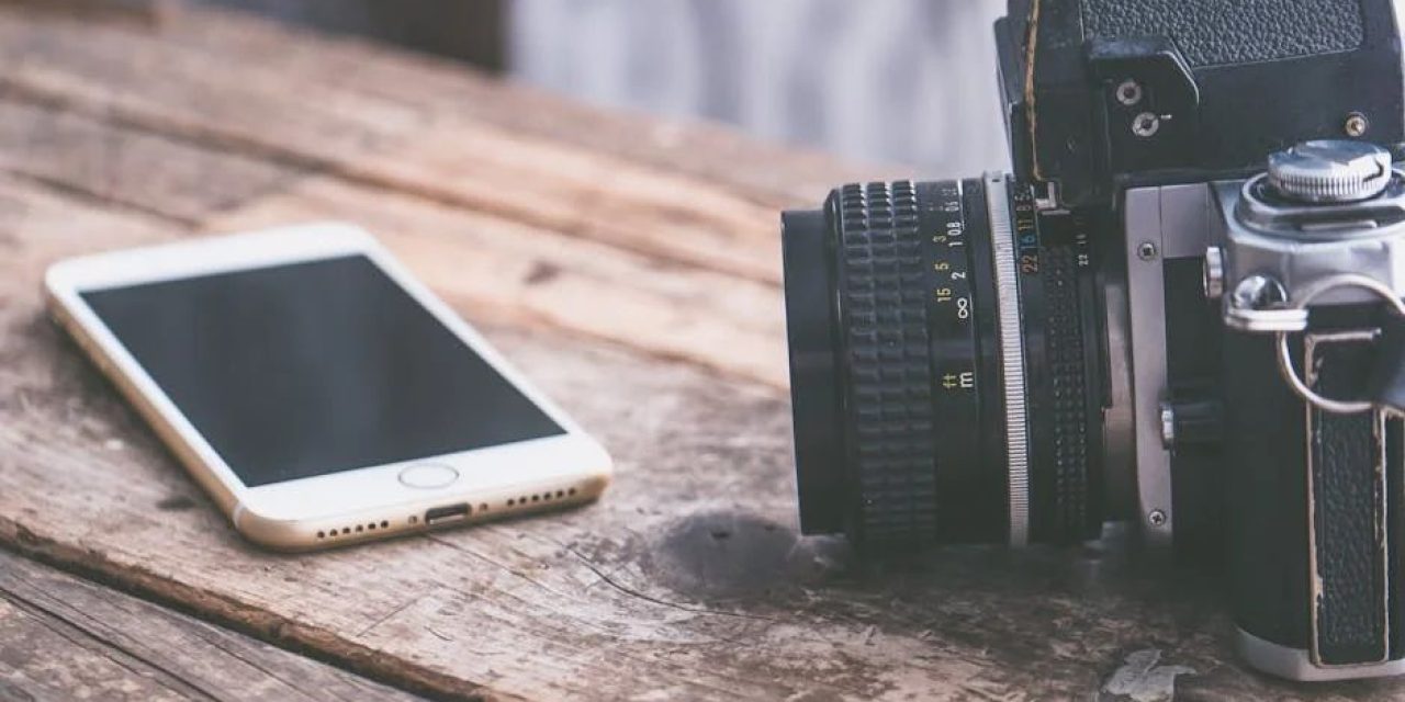 Od dzwonienia do arcydzieł: Jak telefon stał się aparatem