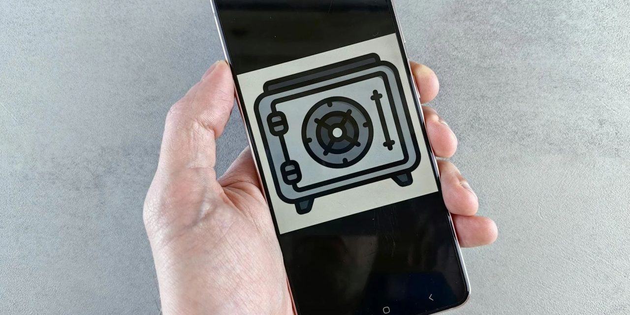 Jak zamienić smartfon w cyfrową fortecę? Praktyczne kroki dla każdego