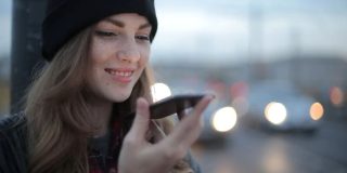 Twój głos w słuchawce – czy na pewno bezpieczny? Jak chronić rozmowy przed podsłuchem