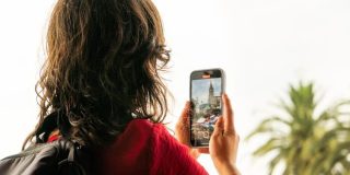 Telefon za granicą bez niespodzianek: jak ogarnąć roaming i eSIM