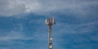 Od cegły do 6G: Jak zmieniały się nasze rozmowy przez telefon