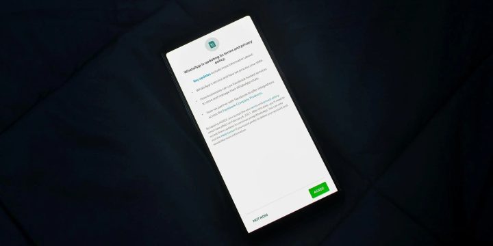 Czy Twój telefon Cię podsłuchuje? Jak tego uniknąć