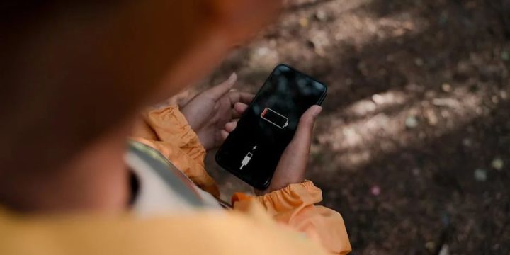 Telefon oszukuje Cię z baterią? Czas na małe porządki!